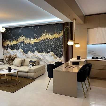 Sas 2 Luxury Apartments 마마이아 외부 사진