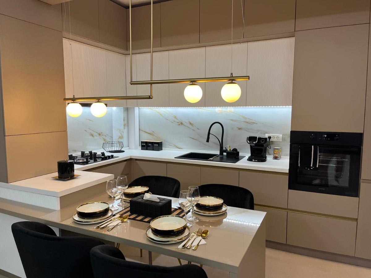 Sas 2 Luxury Apartments 마마이아 외부 사진