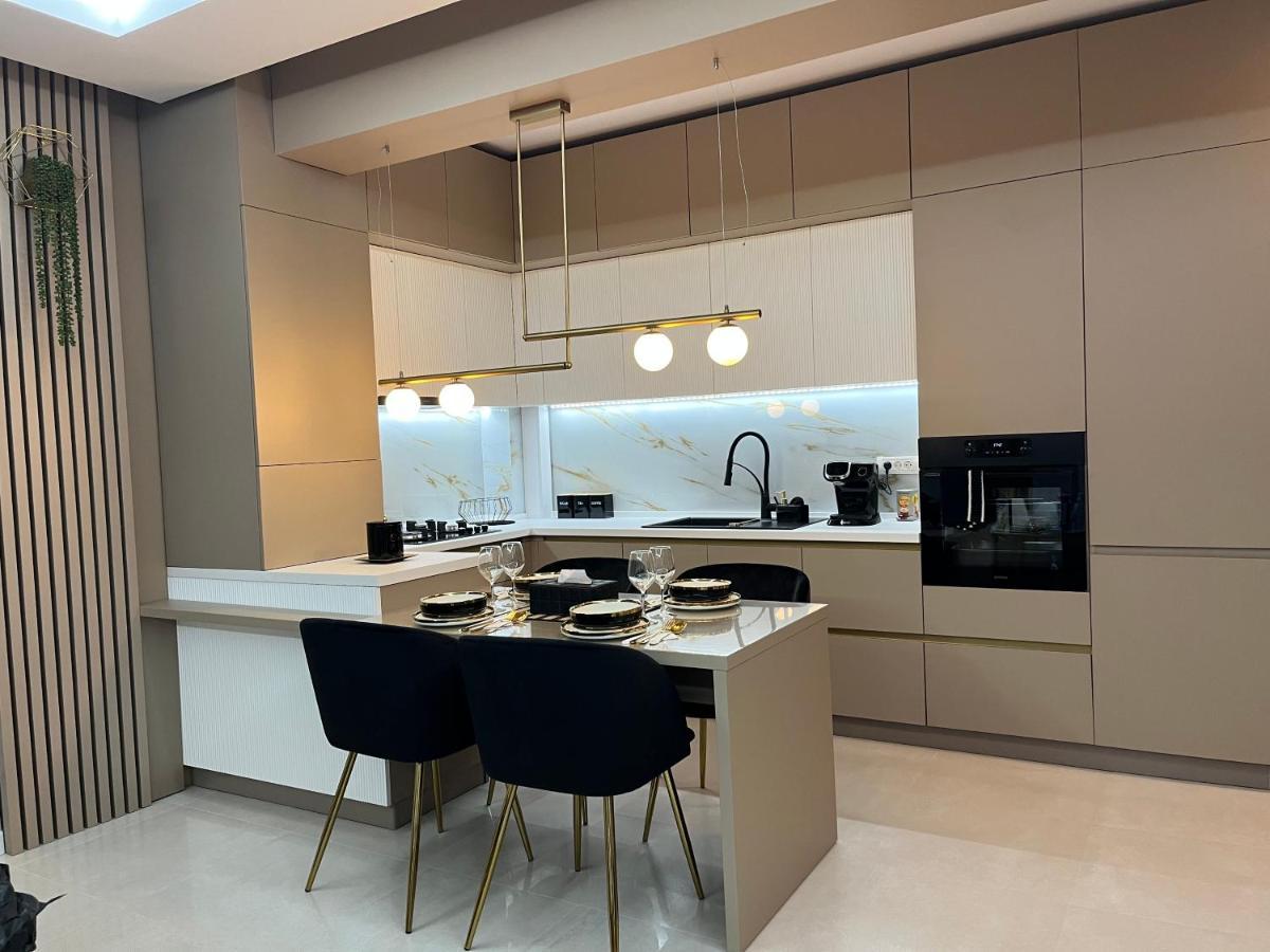 Sas 2 Luxury Apartments 마마이아 외부 사진
