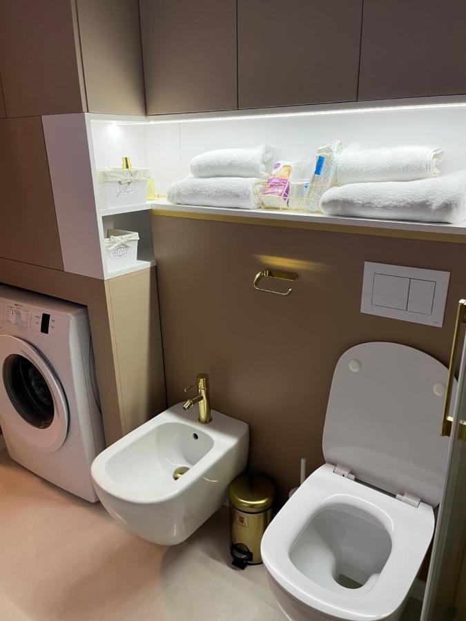 Sas 2 Luxury Apartments 마마이아 외부 사진