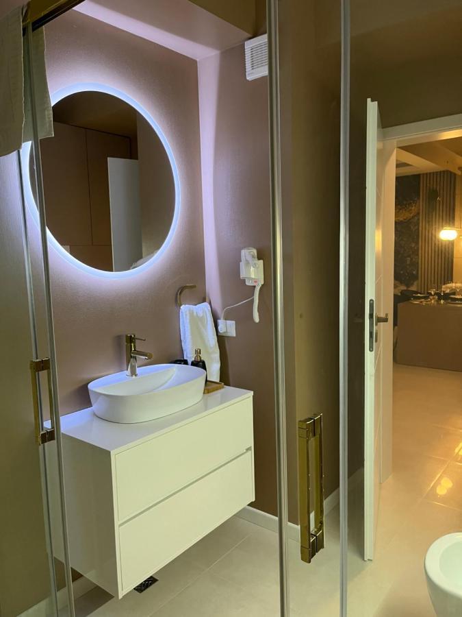Sas 2 Luxury Apartments 마마이아 외부 사진