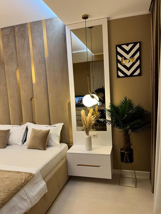 Sas 2 Luxury Apartments 마마이아 외부 사진