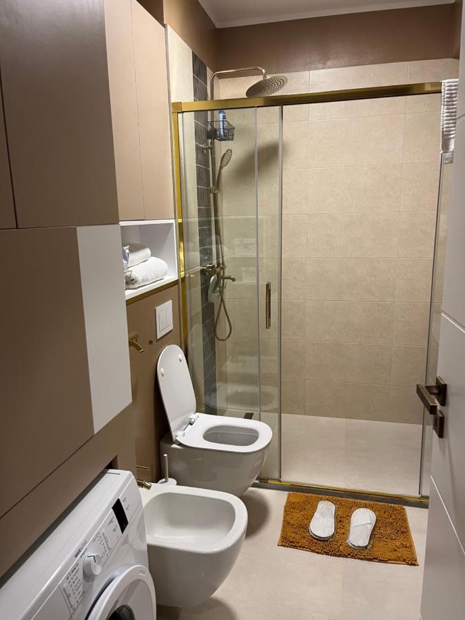 Sas 2 Luxury Apartments 마마이아 외부 사진